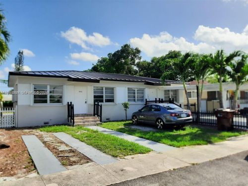 464-464 E 13th St, Hialeah, FL, 33010-3666 | Card Image