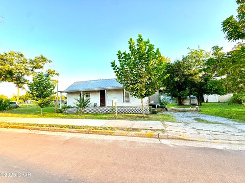 2810 E 2nd Ct, Panama City, FL, 32401-6106 | Card Image
