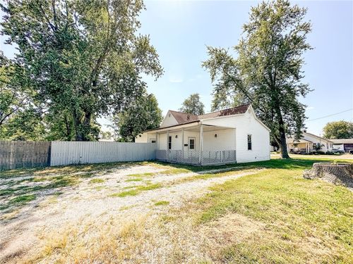 107 W Van Buren Ave, Casey, IL, 62420-1348 | Card Image