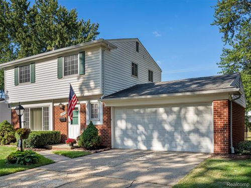 1245 Kenilworth Pl, Clawson, MI, 48017-2906 | Card Image
