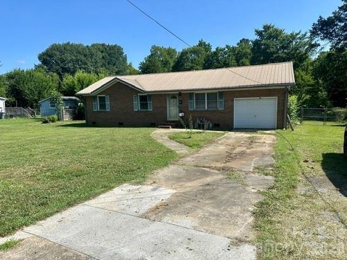 912 Old Hickory Grove Rd, Mount Holly, NC, 28120-1172 | Card Image