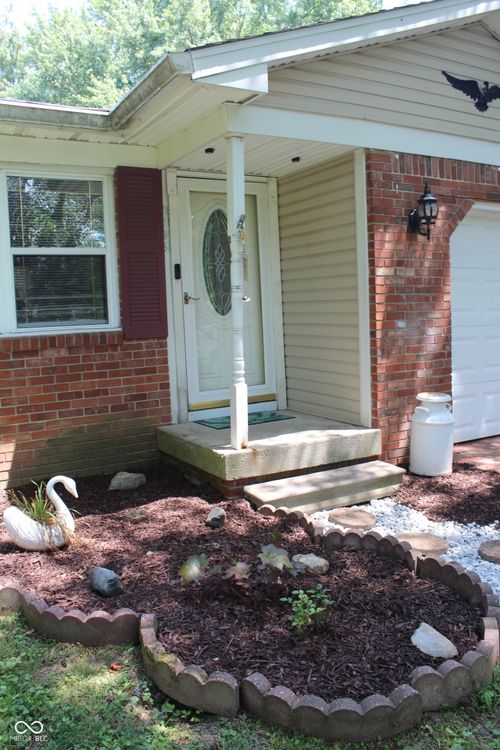 8165 N Maple Dr, Mooresville, IN, 46158-6599 | Card Image