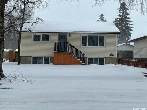 2309 Herman Avenue, Saskatoon, SK, S7M0N5 | Card Image