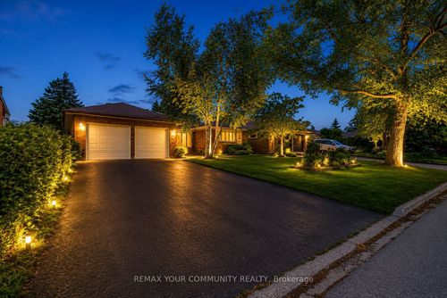 431 Innisfil St, Barrie, ON, L4N3H1 | Card Image