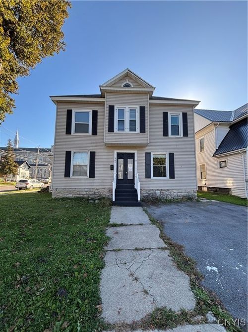 942 State St, Watertown, NY, 13601-3551 | Card Image