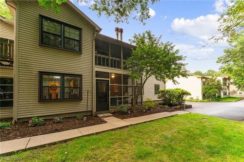 1339 Fox Run Dr, Youngstown, OH, 44512-4038 | Card Image