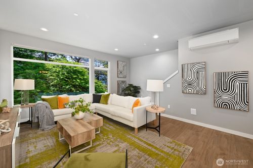 f-18028 10th Ave Ne, Shoreline, WA, 98155-3886 | Card Image