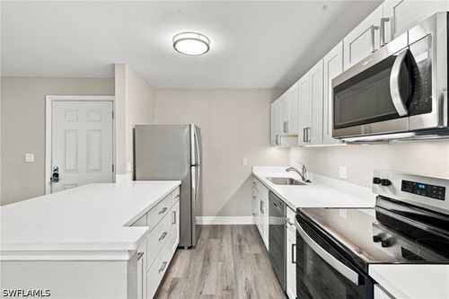 2-17422 Birchwood Ln, FORT MYERS, FL, 33908-6106 | Card Image