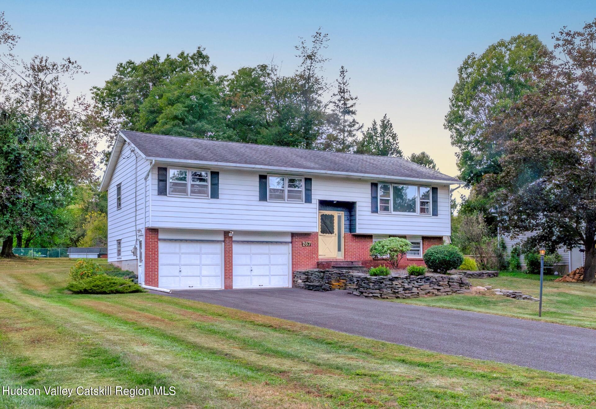 Brigham Ln, Lake Katrine, NY 12449