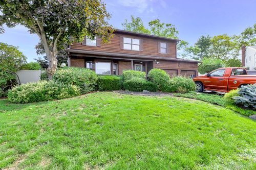27 Bruno Ln, Dix Hills, NY, 11746-7159 | Card Image