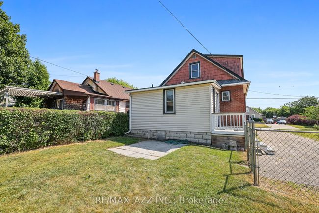 110 Gibbons St, House other with 3 bedrooms, 2 bathrooms and 3 parking in Oshawa ON | Image 39