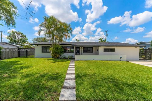 9250 Sw 44th St, Miami, FL, 33165-5802 | Card Image