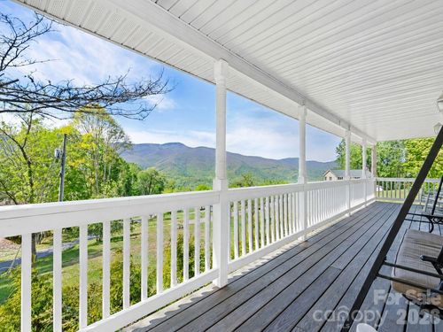 831 Red Bank Road, Waynesville, NC, 28786 | Card Image