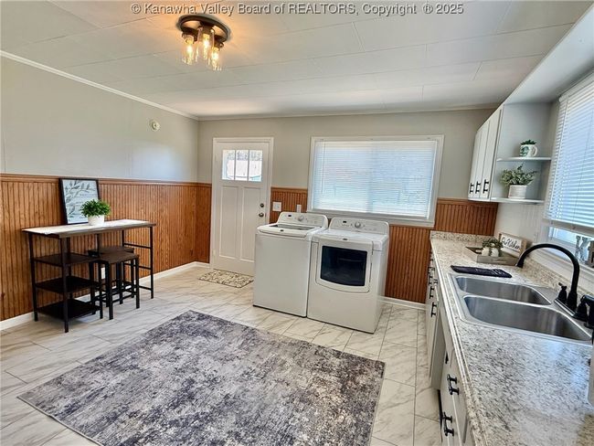 307 2 Nd Ave, House other with 2 bedrooms, 2 bathrooms and null parking in Ripley WV | Image 13