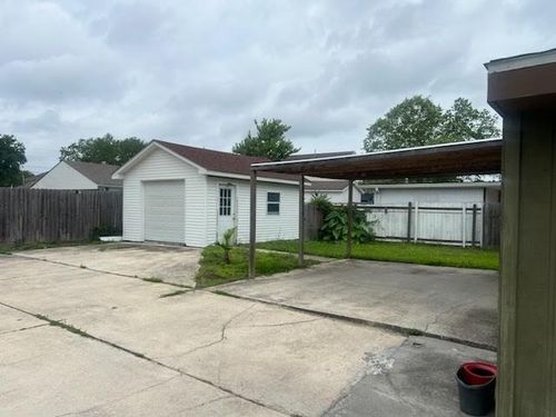 5400 Chatham Dr, New Orleans, LA, 70122-2630 | Card Image