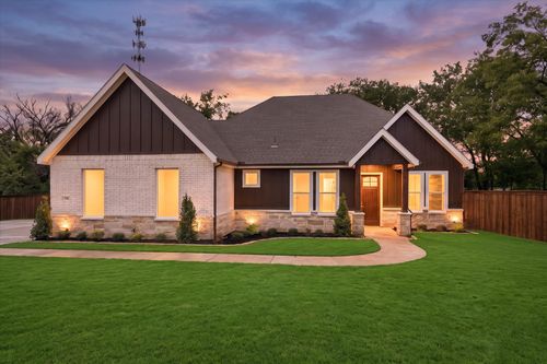 105 Iron Horse Ln, Denison, TX, 75020-3402 | Card Image
