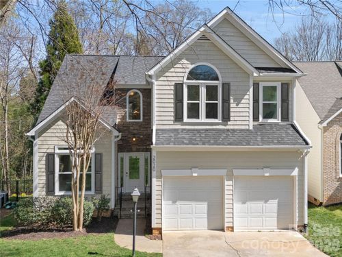 2020 Sablewood Dr, Charlotte, NC, 28205-3670 | Card Image