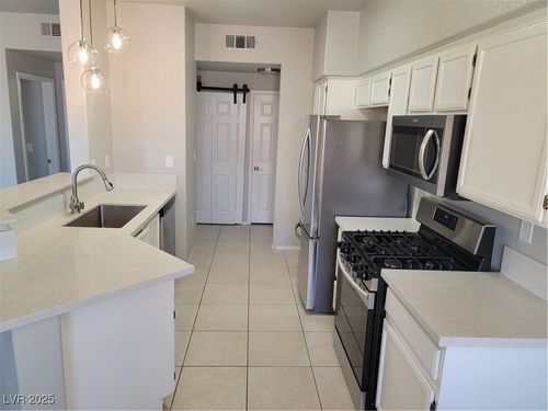 2075-1050 E Cactus Ave, Las Vegas, NV, 89183-7364 | Card Image