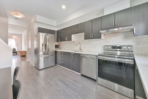 11-435 Hensall Cir, Mississauga, ON, L5A4P1 | Card Image