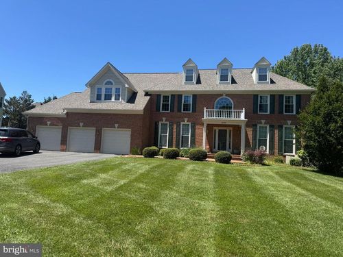 8300 Apple Ct, FAIRFAX STATION, VA, 22039-3227 | Card Image