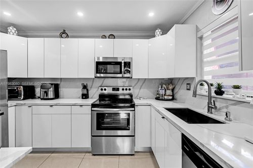 apt-304-13715 Kendale Lakes Cir, Miami, FL, 33183-2375 | Card Image