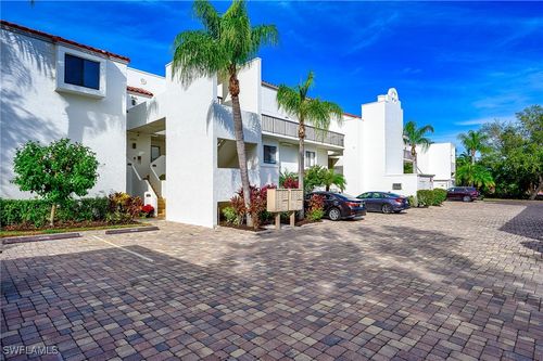 o206-586 Beachwalk Cir, NAPLES, FL, 34108-7734 | Card Image