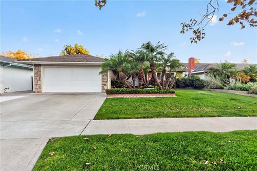814 E 21st St, Santa Ana, CA, 92706-3023 | Card Image