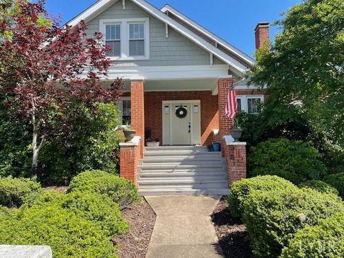 202 Leftwich St, Gretna, VA, 24557-2301 | Card Image