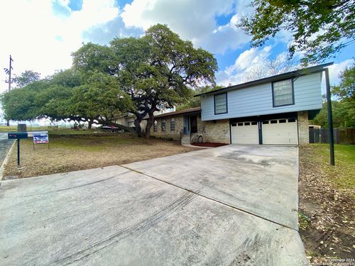3573 Red Oak Ln, San Antonio, TX, 78230-3833 | Card Image