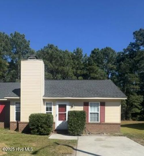 212 Live Oak Ct, Midway Park, NC, 28544-1657 | Card Image