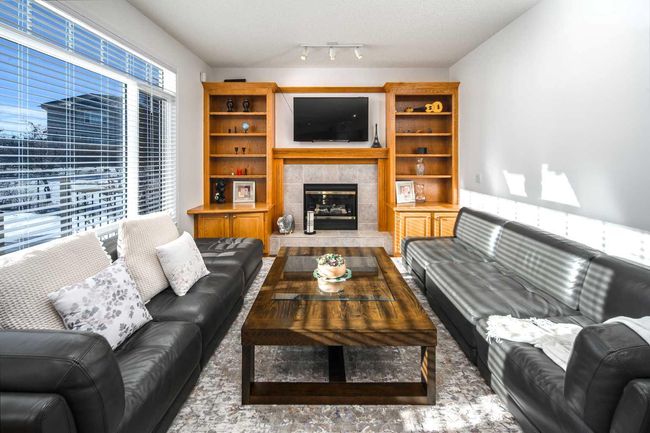 27 Hampstead Grove Nw, Home with 4 bedrooms, 2 bathrooms and 4 parking in Calgary AB | Image 7