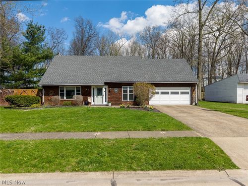 547 Cove Beach Ave, Sheffield Lake, OH, 44054-1820 | Card Image