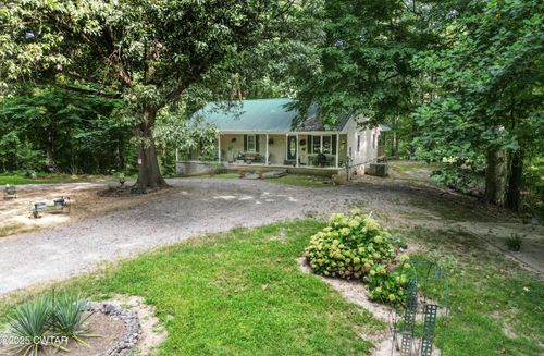 106 Honeysuckle Cv, Dyersburg, TN, 38024-6314 | Card Image