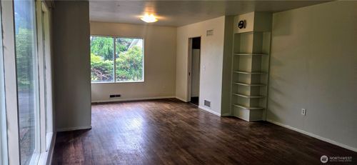 413 N Main St, Montesano, WA, 98563-2401 | Card Image