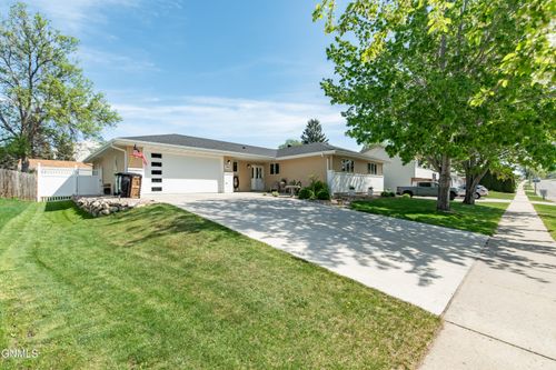 512 Weatherby Way, Bismarck, ND, 58503-1060 | Card Image