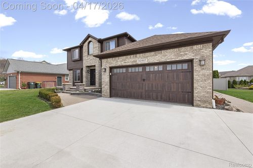 32817 Greenwood Dr, Chesterfield, MI, 48047-2736 | Card Image