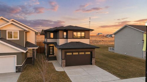 115 Crestview Blvd, Sylvan Lake, AB, T4S0V8 | Card Image