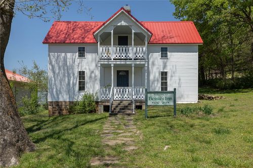 505 W Main St, Huntsville, AR, 72740-9244 | Card Image