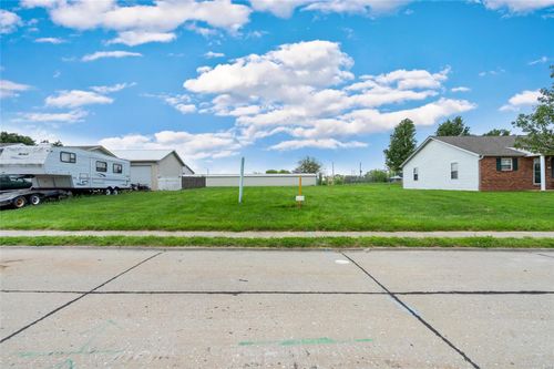 108 E Harrisonville Dr, Valmeyer, IL, 62295-3100 | Card Image