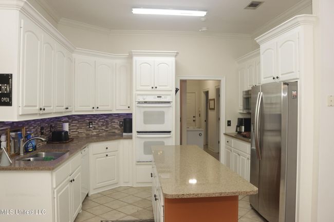 Kitchen | Image 11