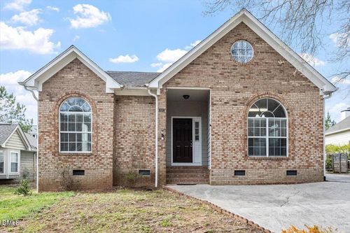 107 Covington Dr, Chapel Hill, NC, 27514-6847 | Card Image
