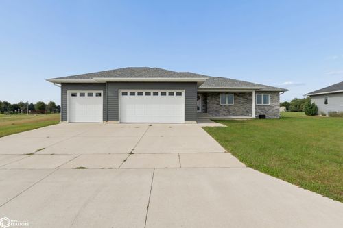 714 Cypress Court, Mason City, IA, 50401 | Card Image