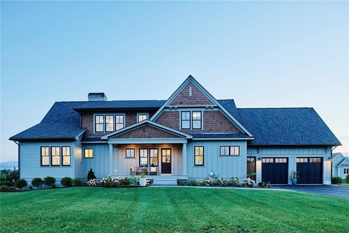 3 Amore Rd, Warwick, RI, 02886-8209 | Card Image