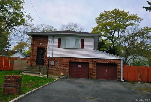 1334 Connetquot Avenue, Islip, NY, 11722 | Card Image