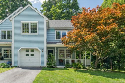 9 Windsor Ct, Poughkeepsie, NY, 12601-1116 | Card Image