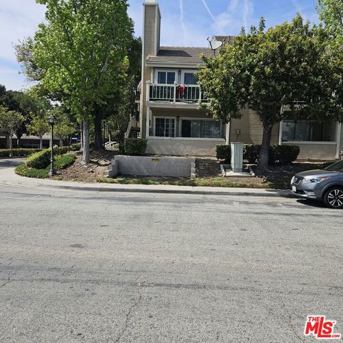 261f-8712 Chessington Drive, Inglewood, CA, 90305 | Card Image