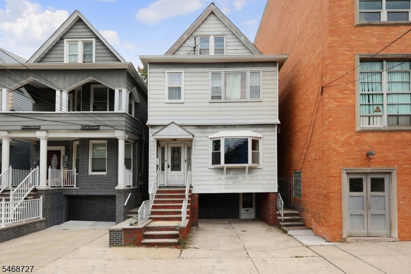 Residential Lease in Bayonne City