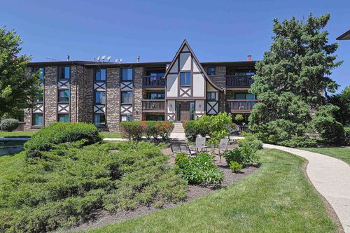 208-527 Cumnor Rd, Westmont, IL, 60559-6307 | Card Image
