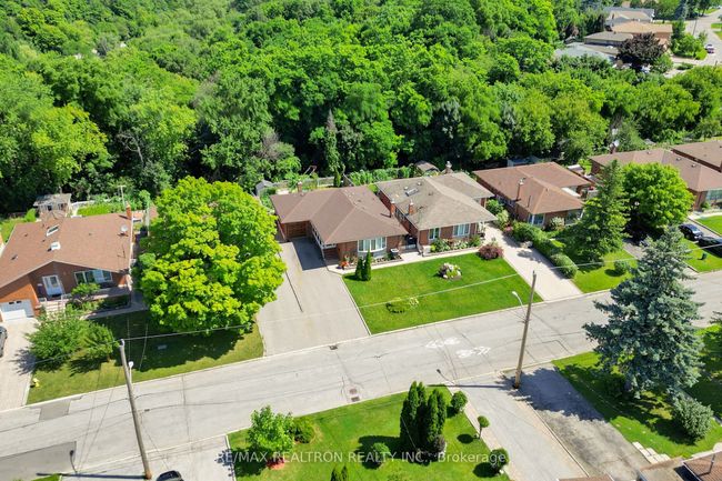 94 Camborne Ave, House other with 4 bedrooms, 2 bathrooms and 5 parking in North York ON | Image 27