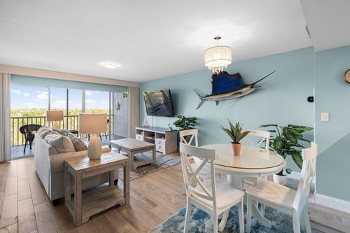 b305-200 Stevens Landing Dr, MARCO ISLAND, FL, 34145-6917 | Card Image